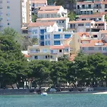 Appartement Letica *