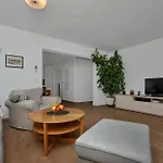 Apartament Letica *