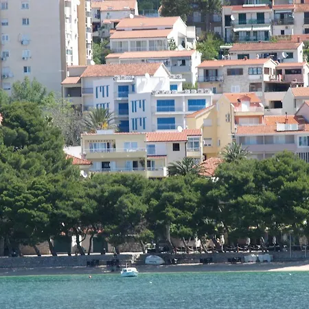 Appartement Letica *